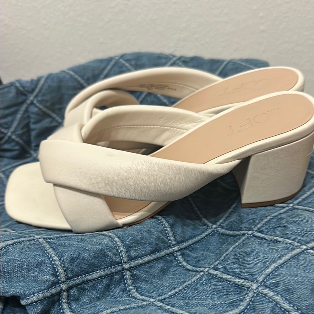 LOFT Puffy Cream block heels 8